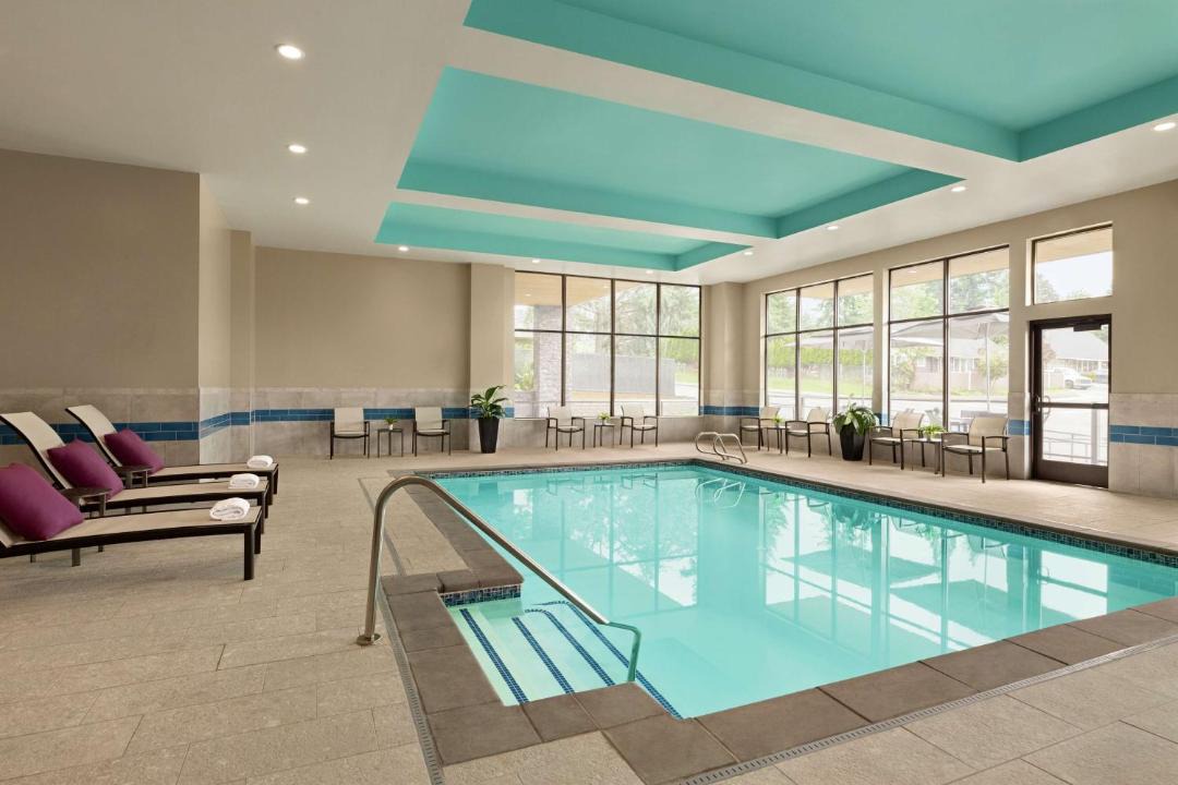 Hilton Garden Inn Seattle Airport 1