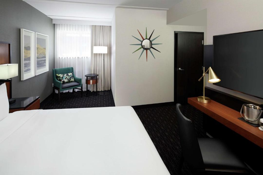 Doubletree By Hilton Montreal Airport 1