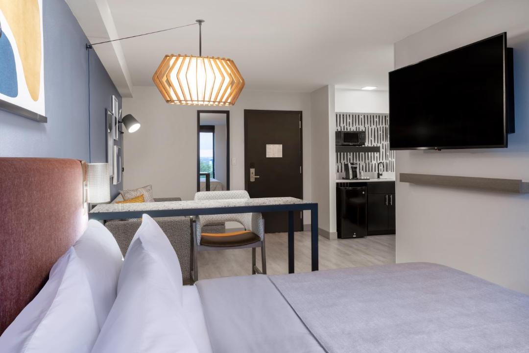 Atwell Suites Austin Airport by IHG 1