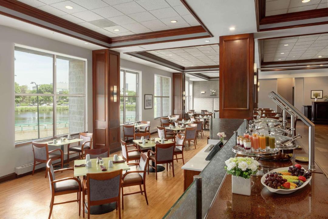 DoubleTree Suites by Hilton Hotel Boston - Cambridge 1