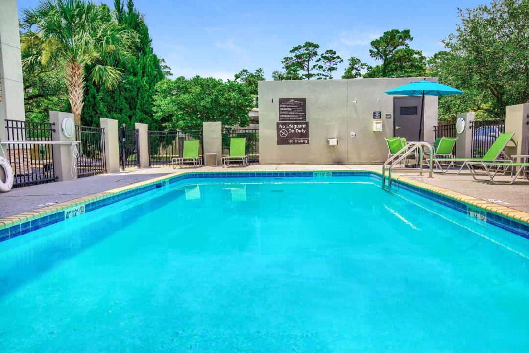 Hampton Inn Slidell 1