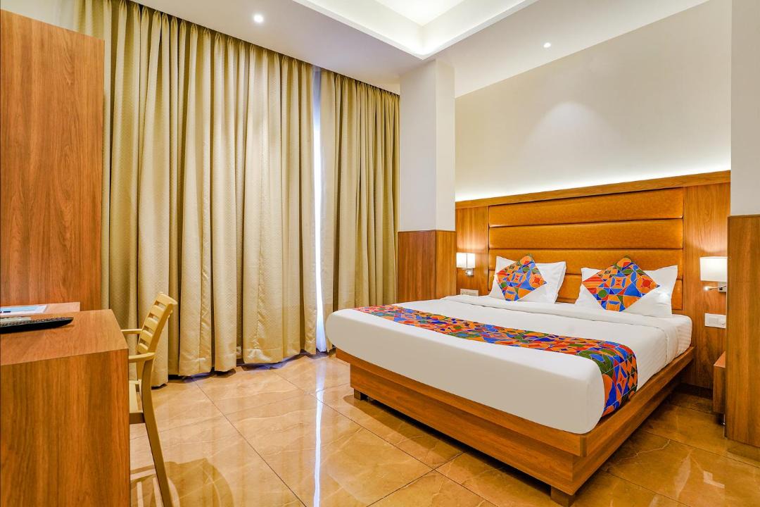 Hotel Landmark Aura 1