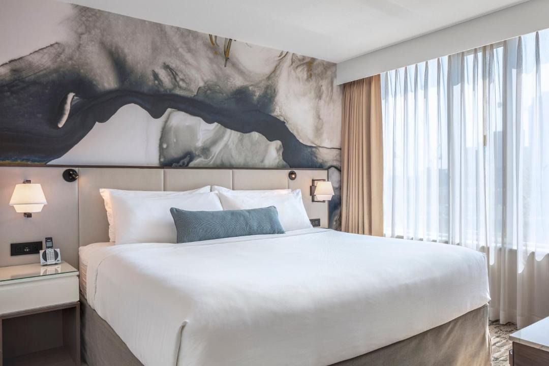 Delta Hotels by Marriott Vancouver Downtown Suites - Downtown Vancouver 1