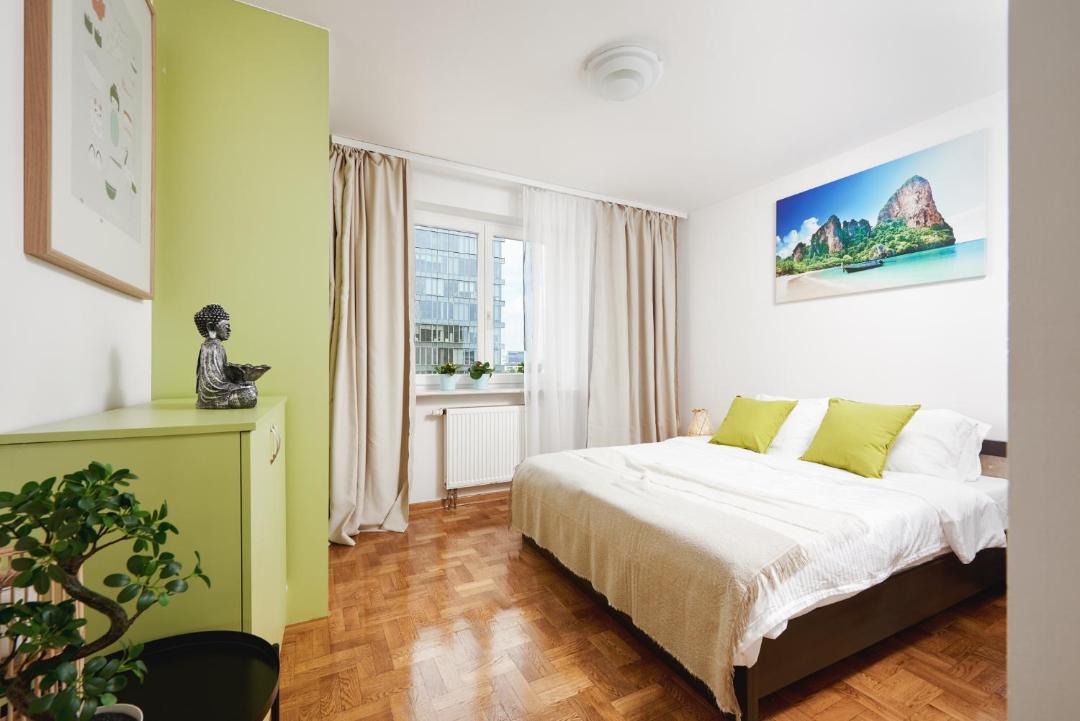 Lumina I Spacious 3BR Apartment with Parking I Balcony I Warszawa Zachodnia 1