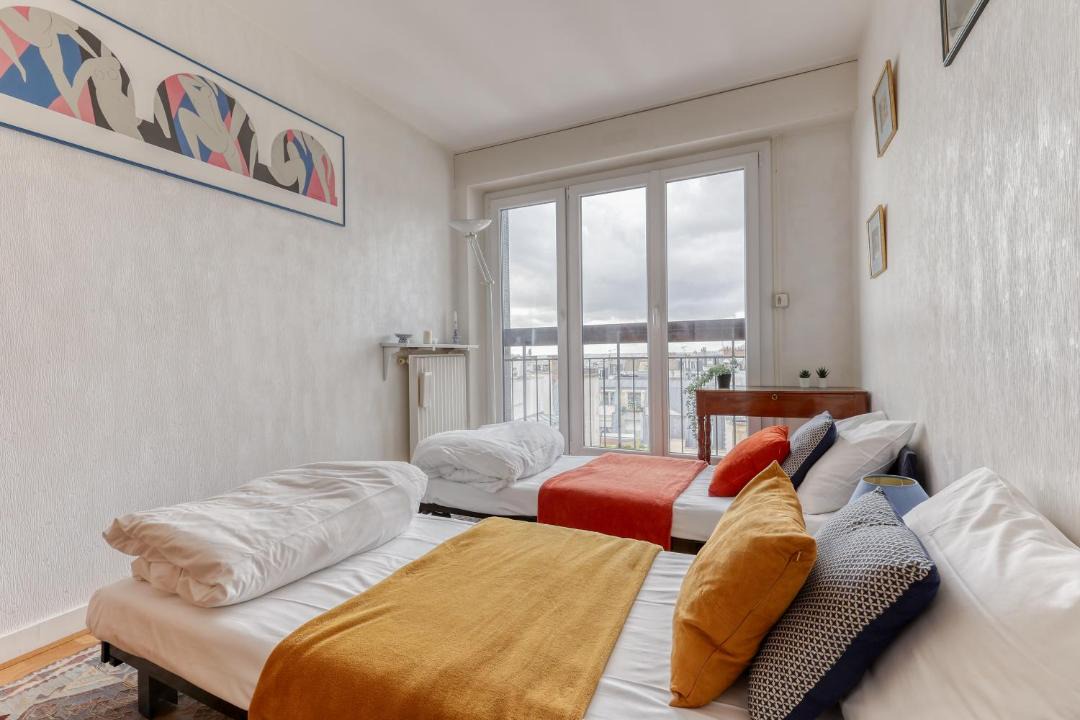 Large and Bright 2 Bdrs Flat with View - Paris 20 1