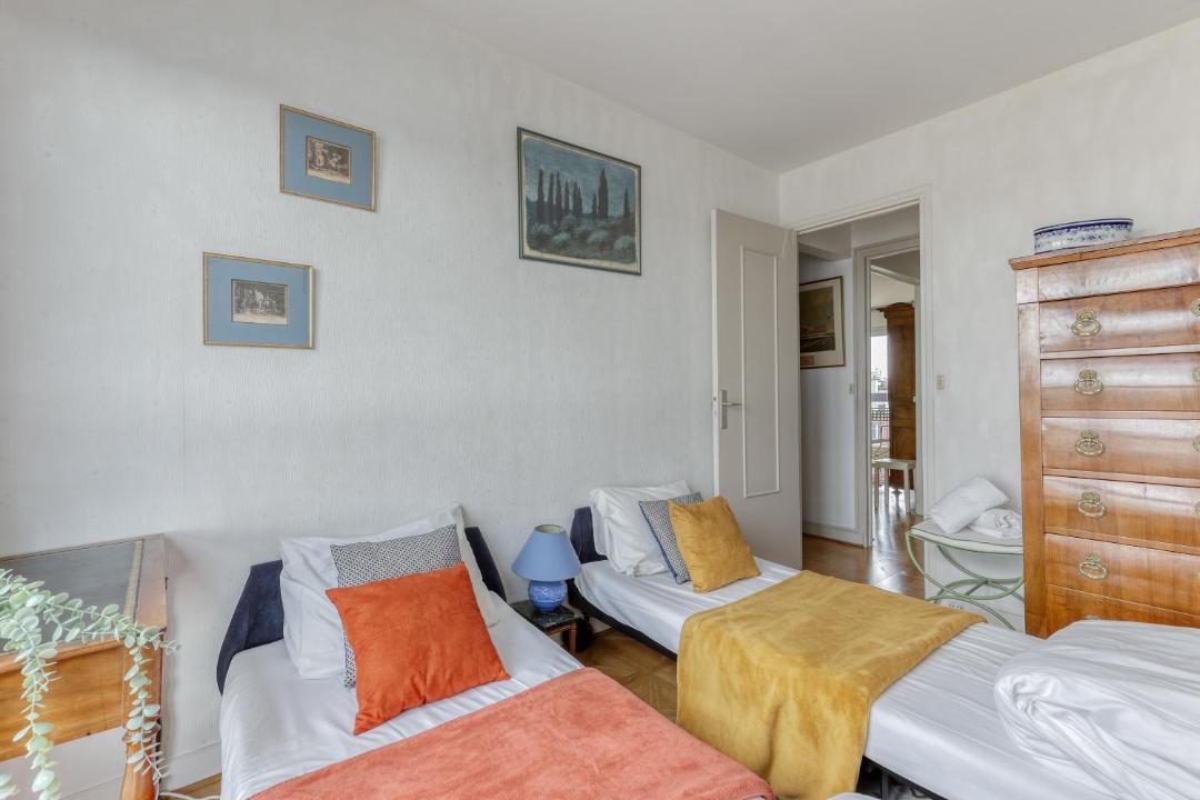 Large and Bright 2 Bdrs Flat with View - Paris 20 1
