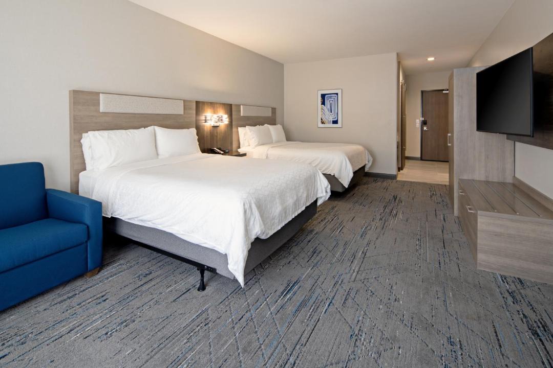 Holiday Inn Express & Suites - Valencia - Santa Clarita by IHG 1