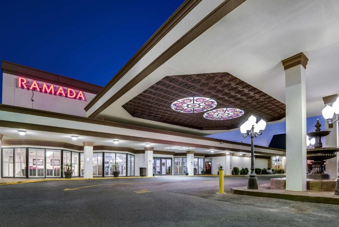 Ramada by Wyndham Metairie New Orleans Airport 1