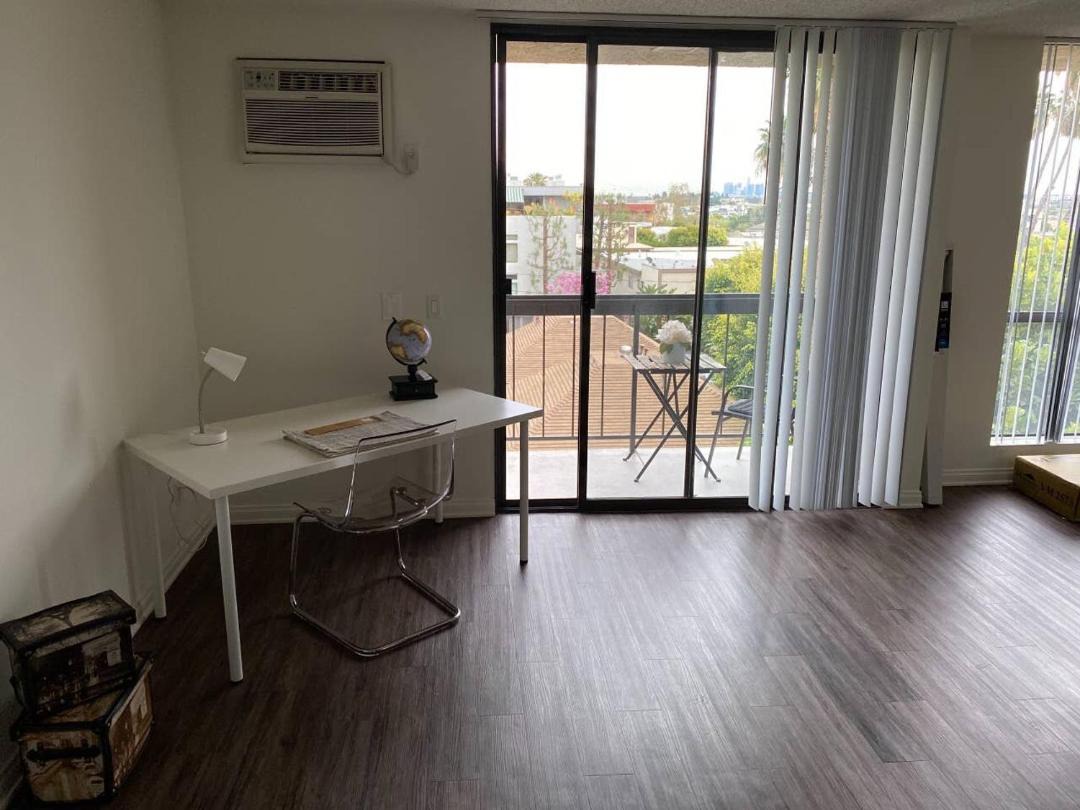 Skyline Views 1-Bedroom with Balcony and Pool 1