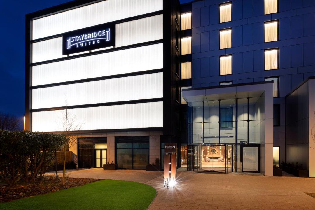 Staybridge Suites London Heathrow - Bath Road by IHG 1