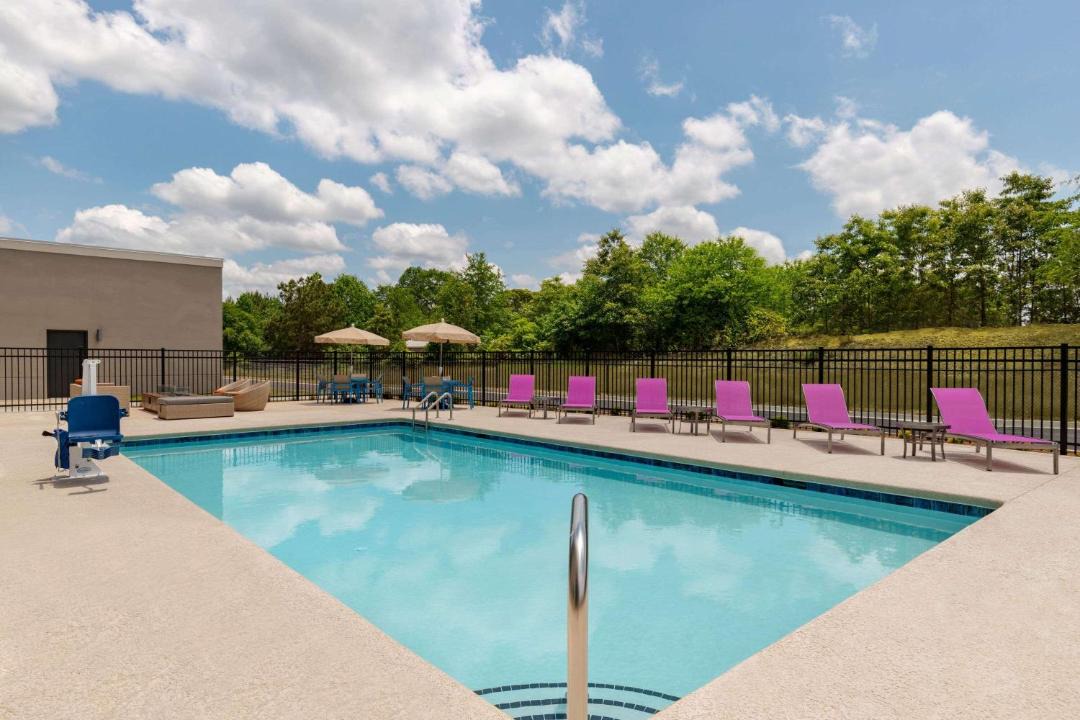 La Quinta Inn & Suites by Wyndham Braselton 1