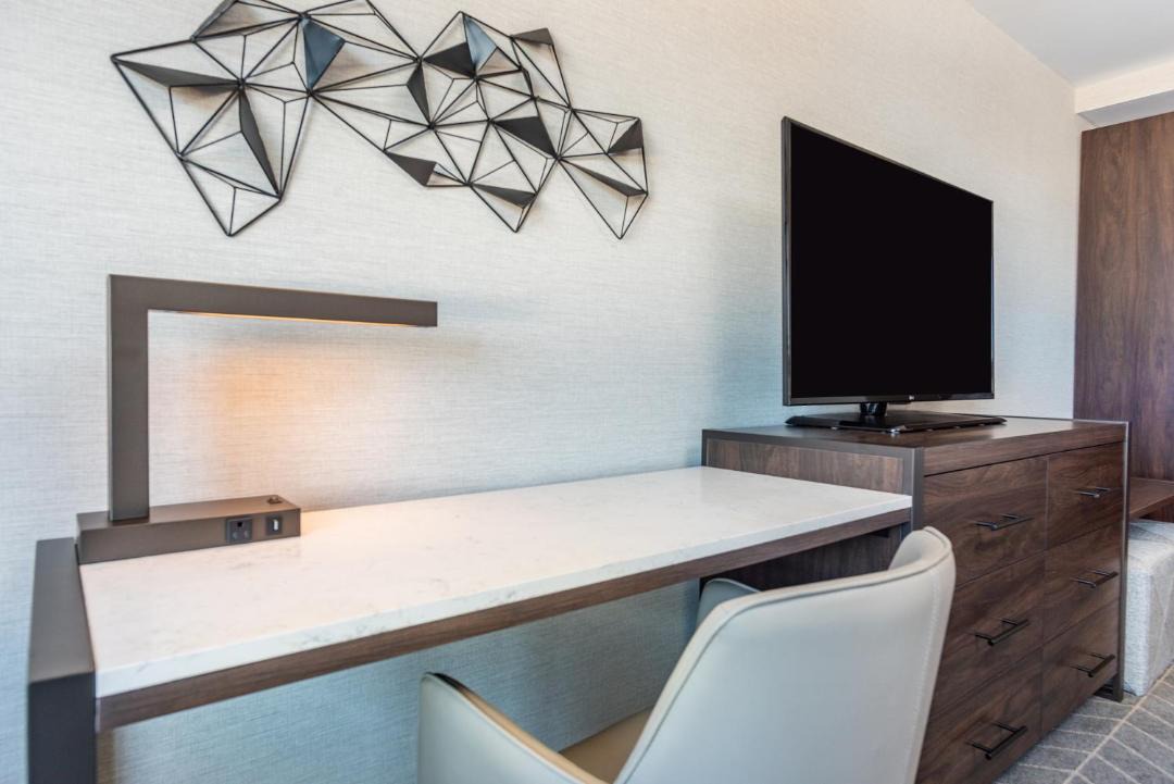Holiday Inn Boston Logan Airport - Chelsea by IHG 1