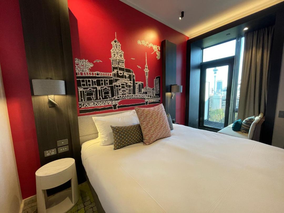 Mercure Auckland Queen Street 1