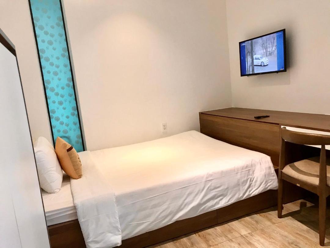 ELIZABETH HOTEL 1