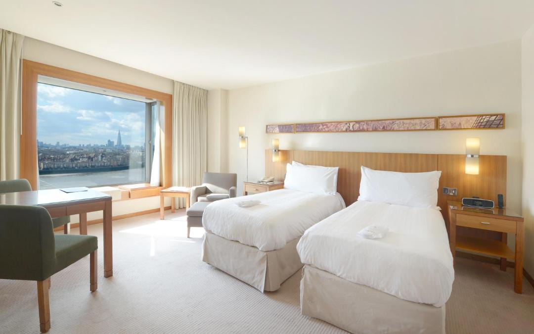 Canary Riverside Plaza Hotel 1