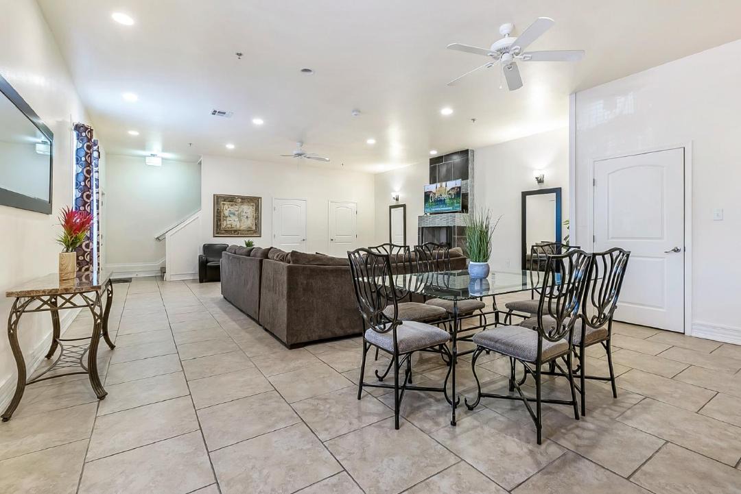 Spacious 3BR/2.5BATH Condo in Great location 1