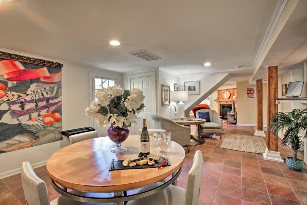 4 Mi to French Quarter: NOLA Apt w/Garden Patio 1
