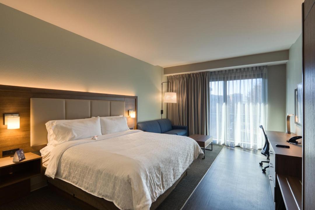 Holiday Inn Express & Suites - Charlotte - South End by IHG 1