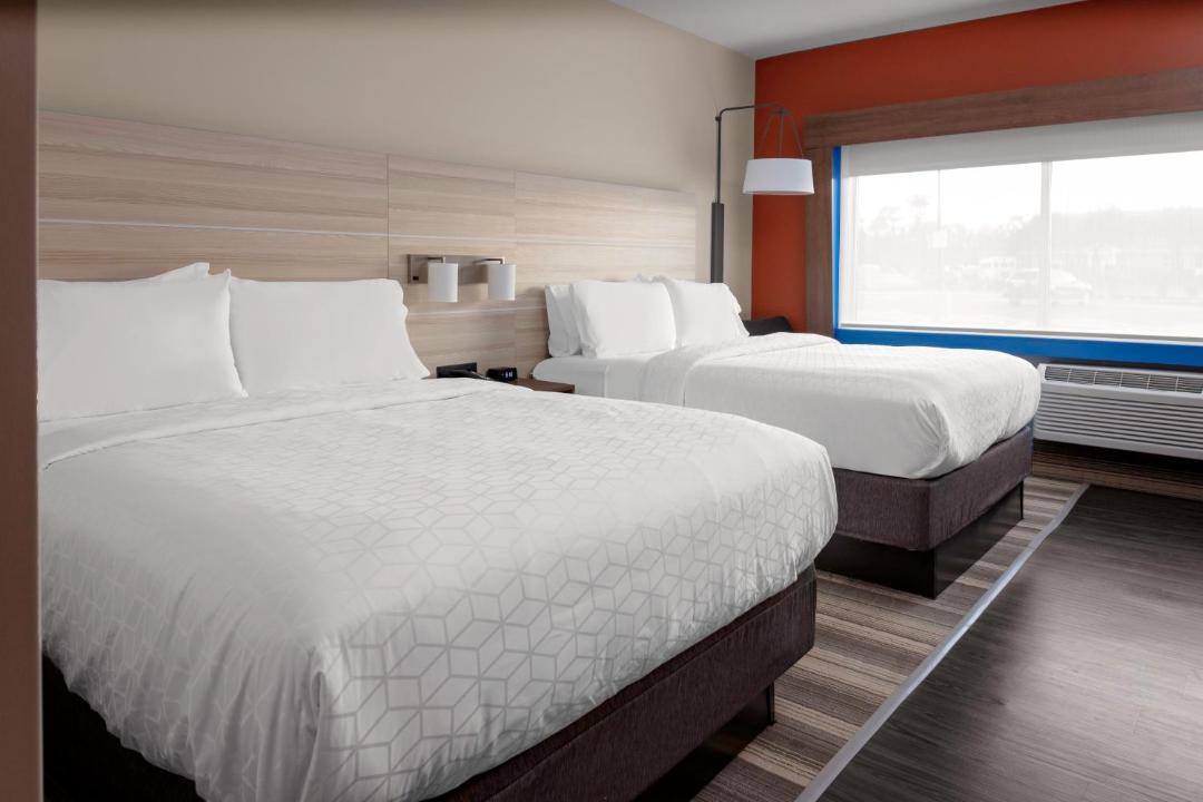 Holiday Inn Express & Suites Wilmington West - Medical Park by IHG 1