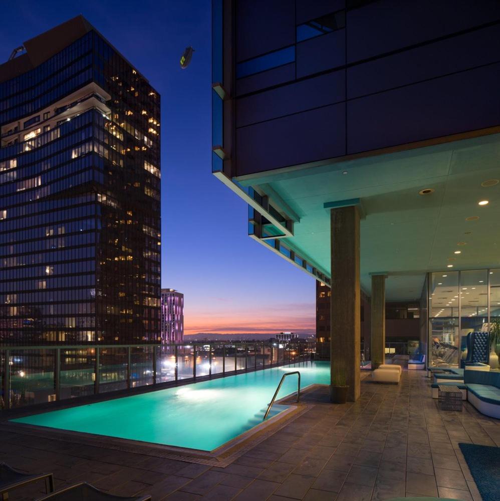 Luxurious Highrise 2b 2b Apartment Heart Of Downtown LA 1