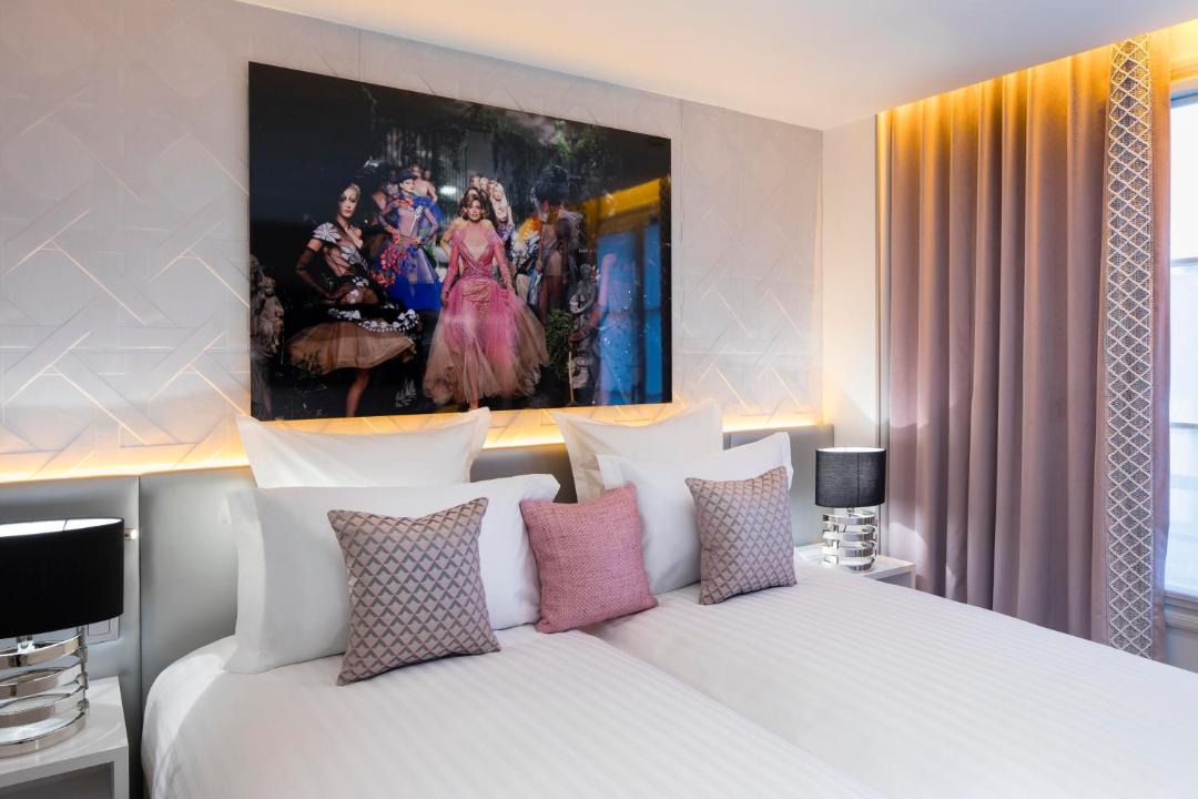 Hôtel Dress Code 1