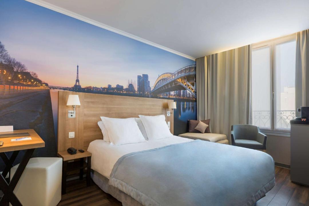 Best Western Rives de Paris La Defense 1