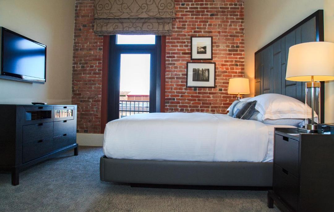 The Fairmont Heritage Place Ghirardelli Square 1