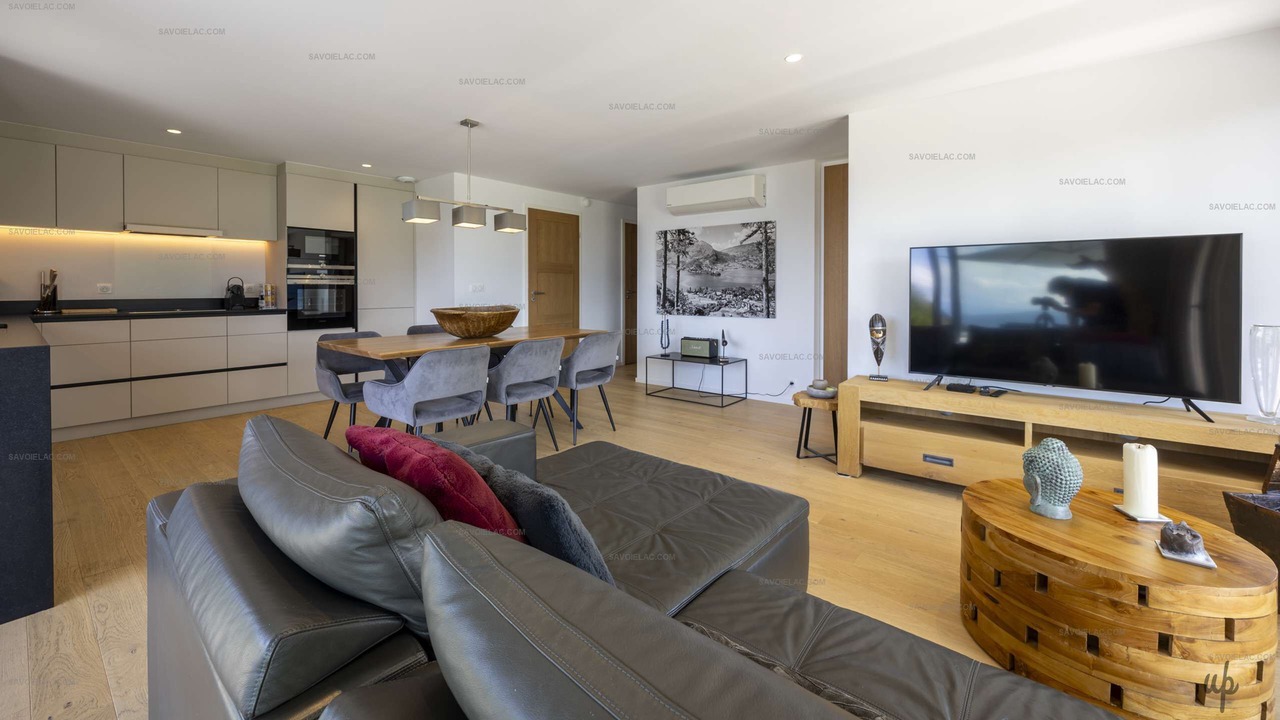 Apartment Adret 6 people Sunny Side Apartment with Pool, Lake and Mountain Views