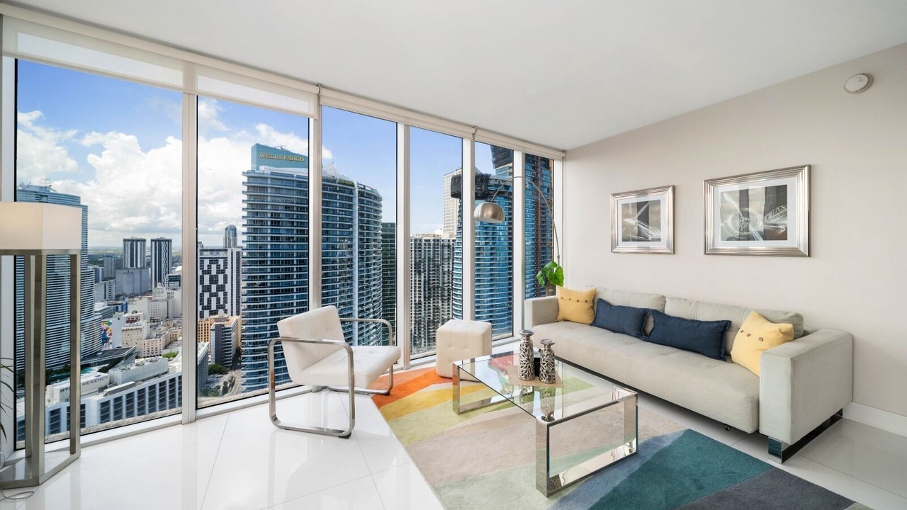 5-star HIGH floor corner hotel condo. City & Water Views. 2 bed & 2 full bath