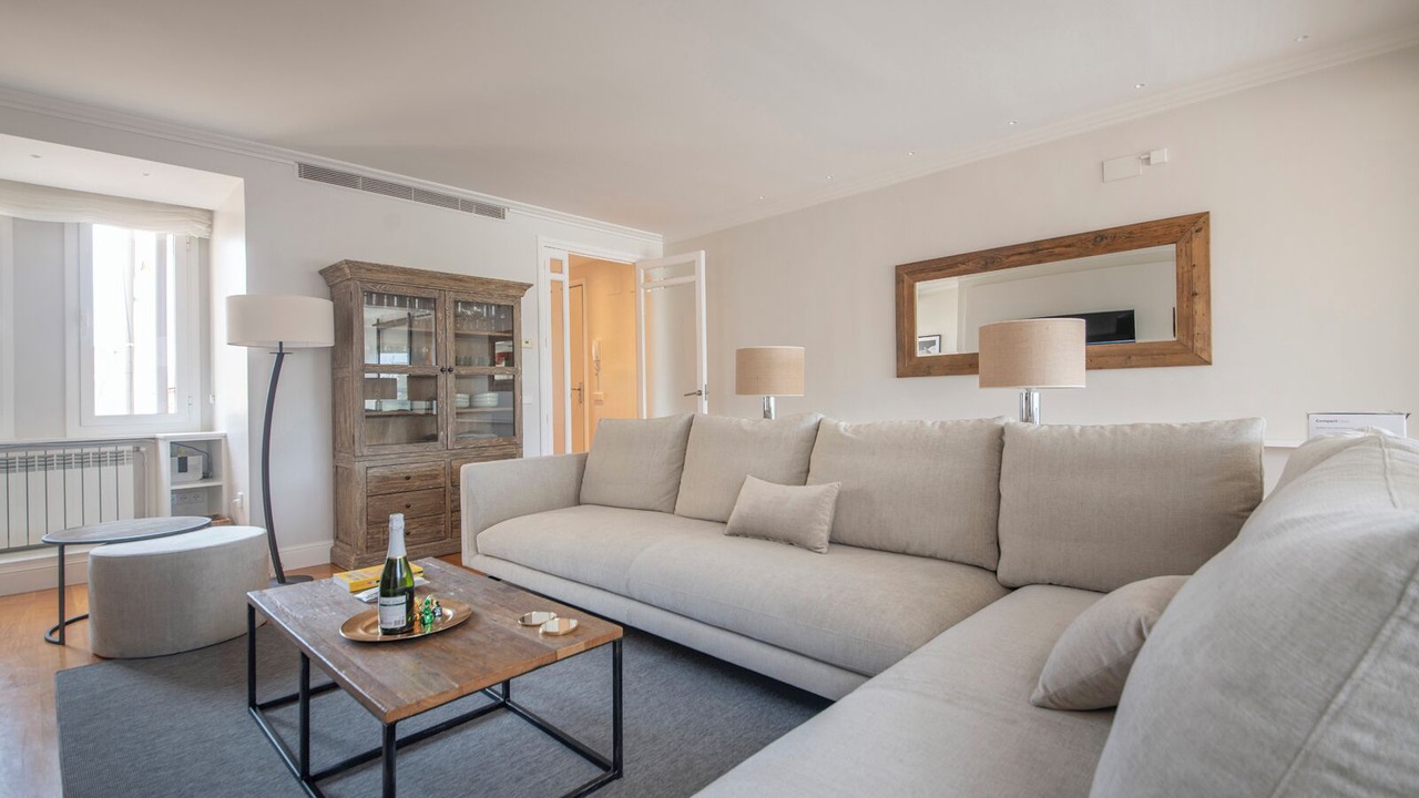 Five Bedroom duplex apartment with sunny terrace - You Stylish