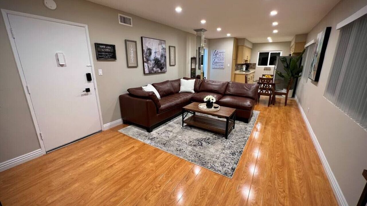 Tranquil 2 Beds/2 Baths in the Heart of Montrose!