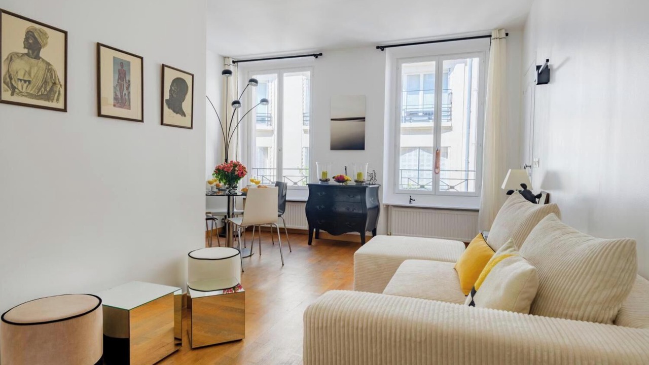 NEAR EVERYWHERE YOU WANT TO BE- IN THE UPSCALE NEIGHBORHOOD OF LES INVALIDES
