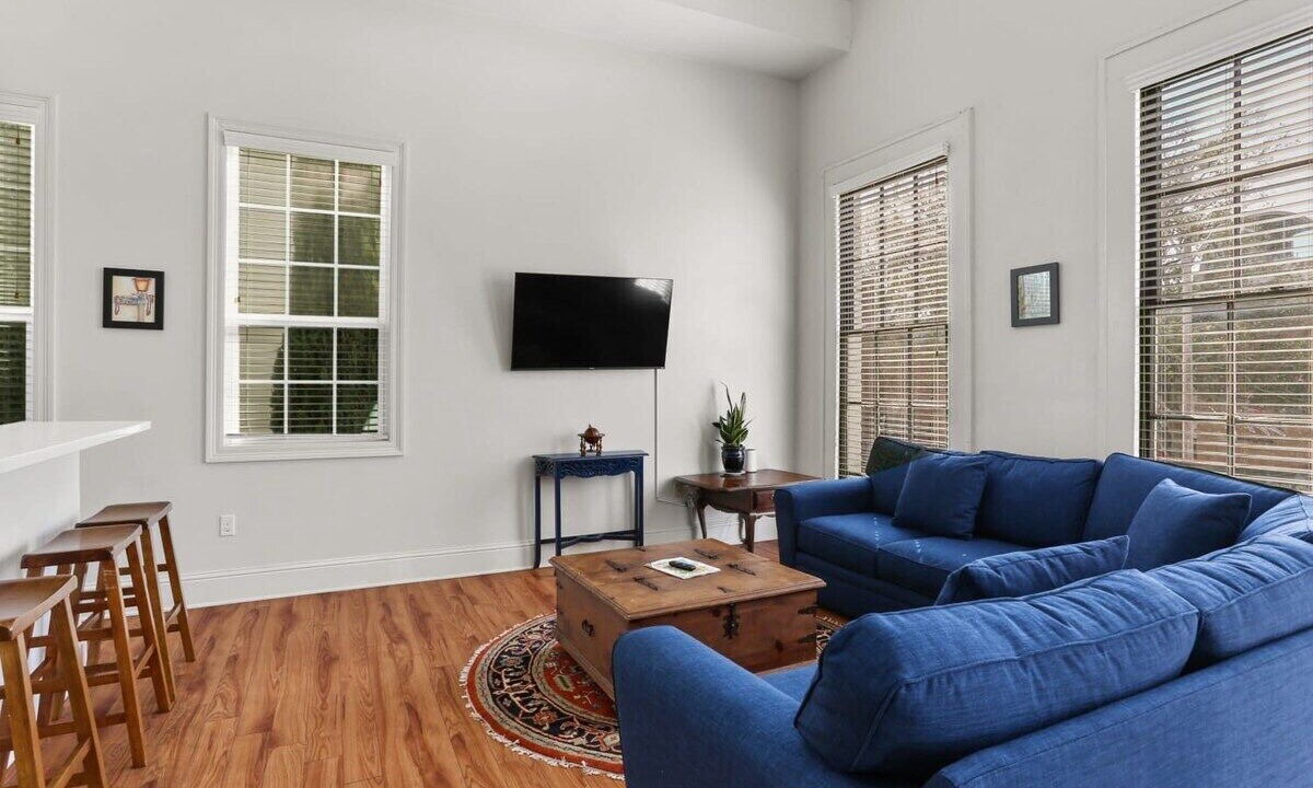 Elegant 2BR | Garden District | Historic Luxury