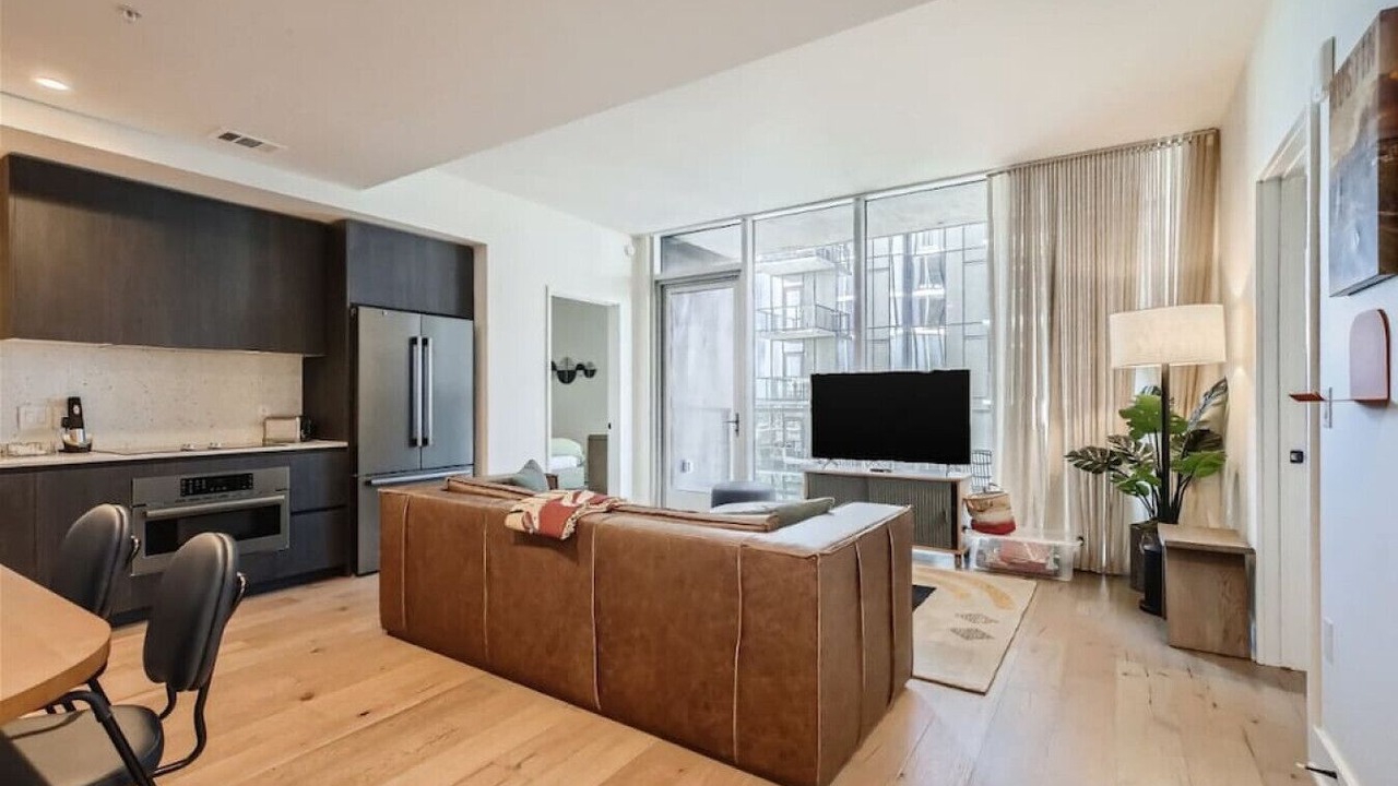 2BD Condo-Rainey St-Best views-RT Pool