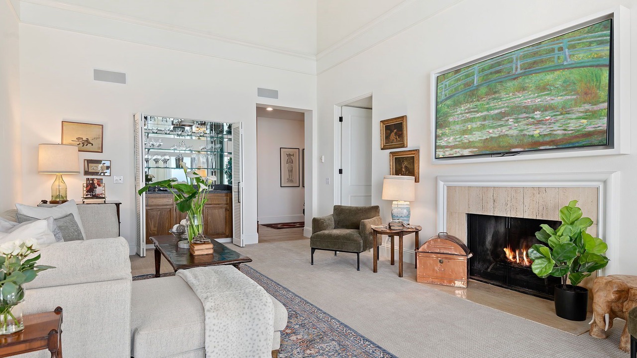 Luxury Beachfront Condo with Remarkable Ocean Views!