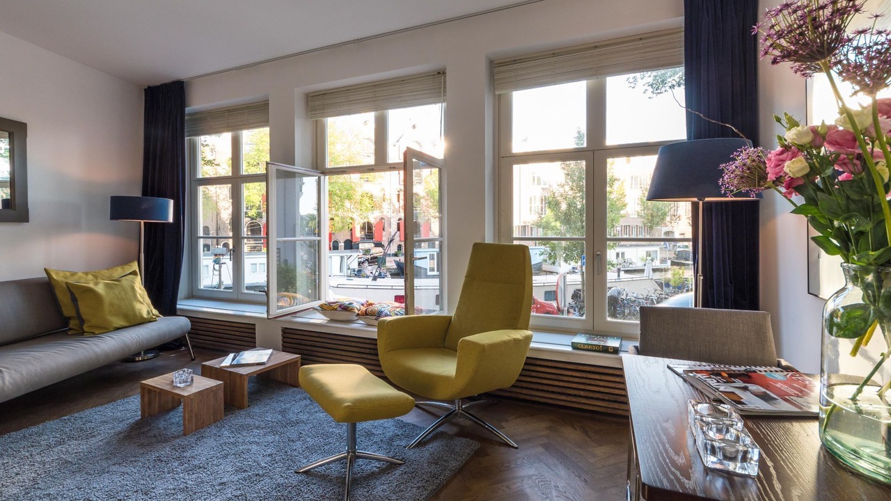Luxury Long Stay Apartment with canal view located in the historic old center of Amsterdam.