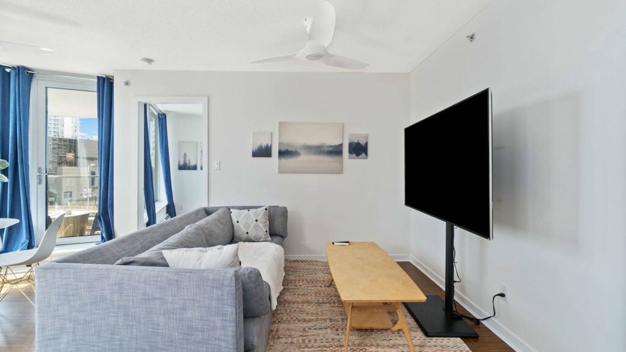 Bright 2BD Condo, Rogers Arena