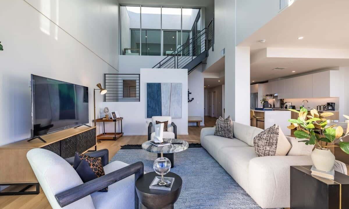 @ Marbella Lane - Luxurious 3BR Penthouse