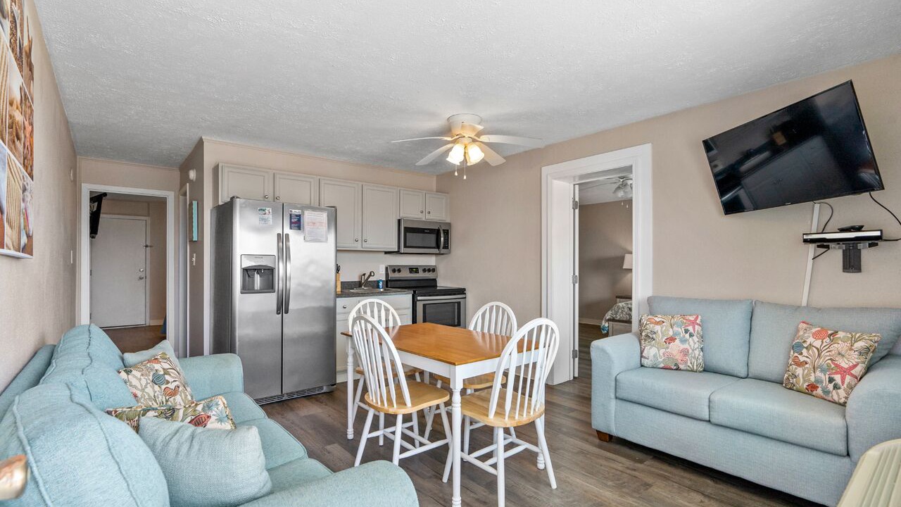 Oceanfront 3BR Ground-Floor Patio King Ste Small Dog Friendly Blue Mist 102