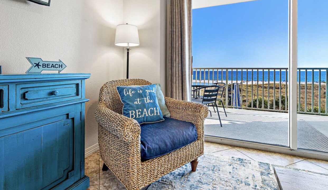 Direct Beach Front. Indoor & Outdoor pools. Hot Tub. Sauna. Orange Beach.