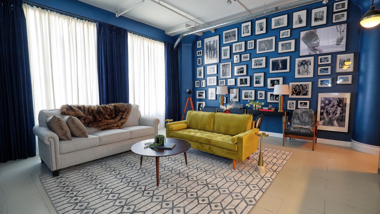 Downtown LA Loft w/Rock & Roll Vibe, Rooftop Pool + Free Parking