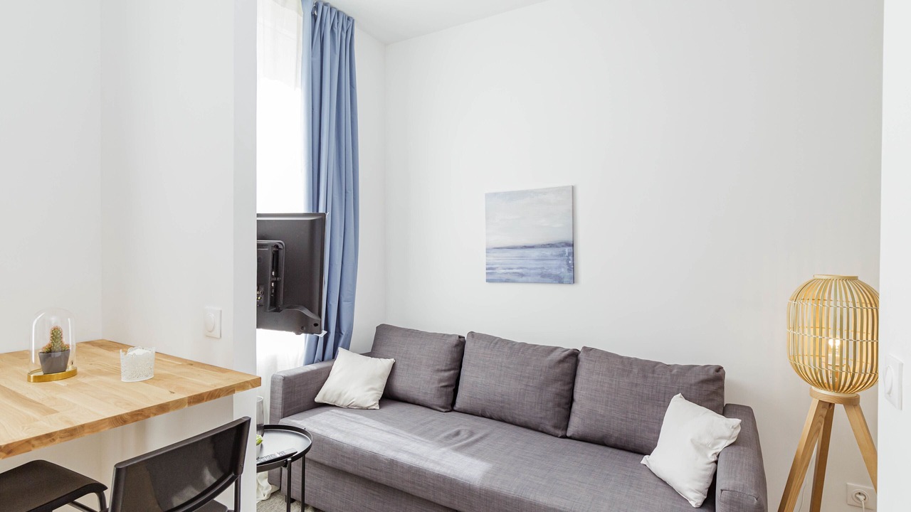 Nice 23 M² Bright And Renovated Courtyard Side