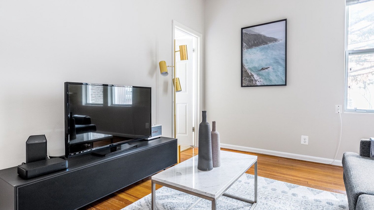 Smart Dupont Circle 1BR nr. U Street, Metro & Glen’s Mkt, by Blueground