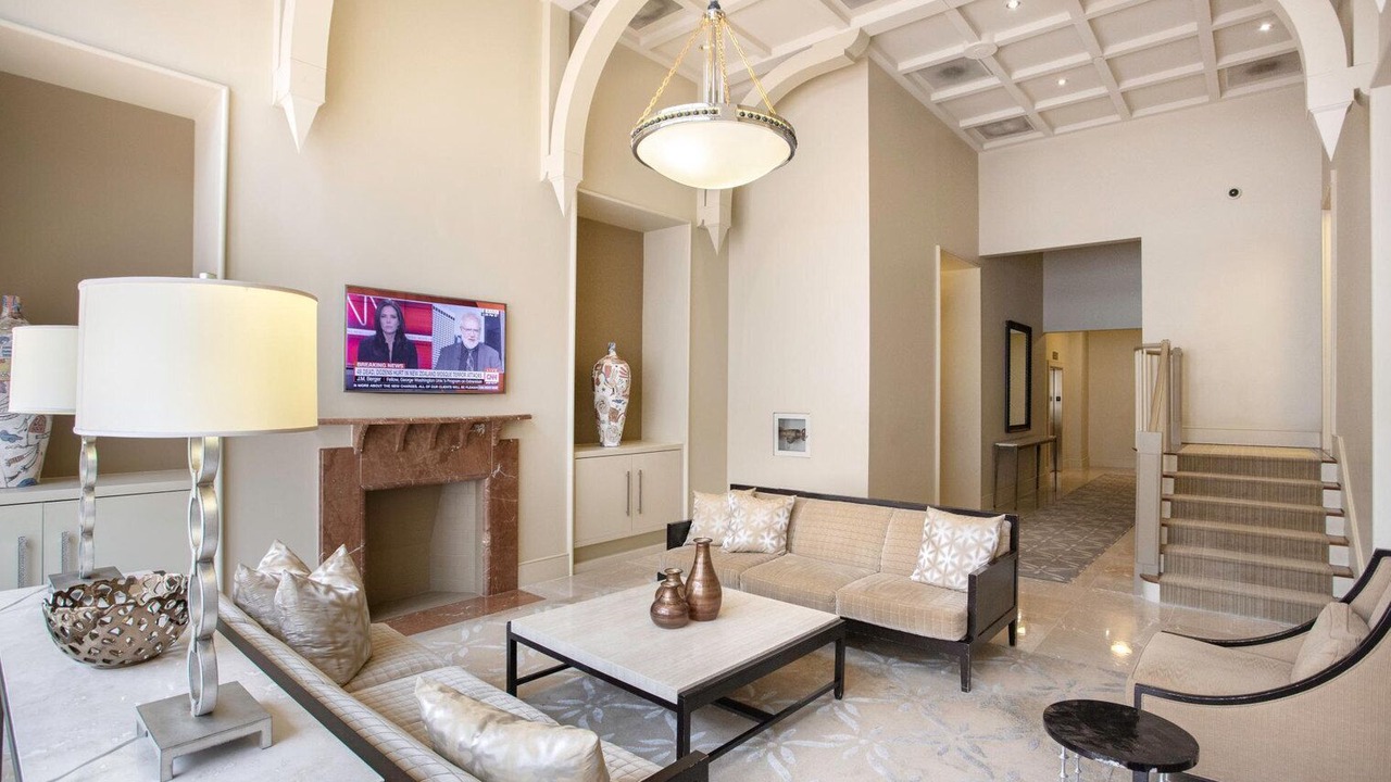 Comfy Penn Quarter 2BR w/Gym, Pool, nr. National Mall, by Blueground