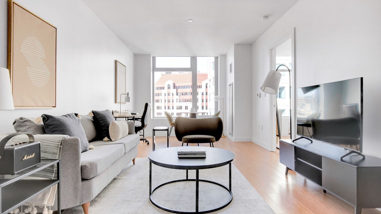 Impeccable Downtown 1BR w/Gym & W/D, near South Station, by Blueground