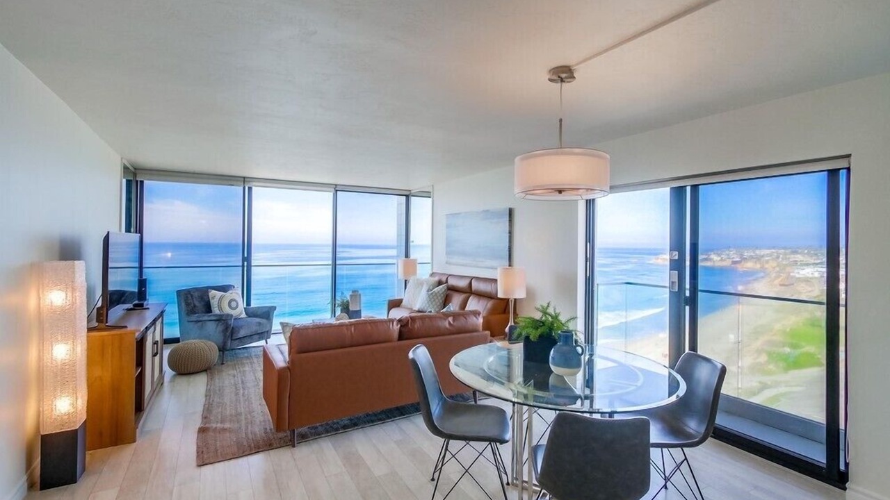 WOW 10th Fl Corner Unit * Ocean Views * Pool + Hot Tub