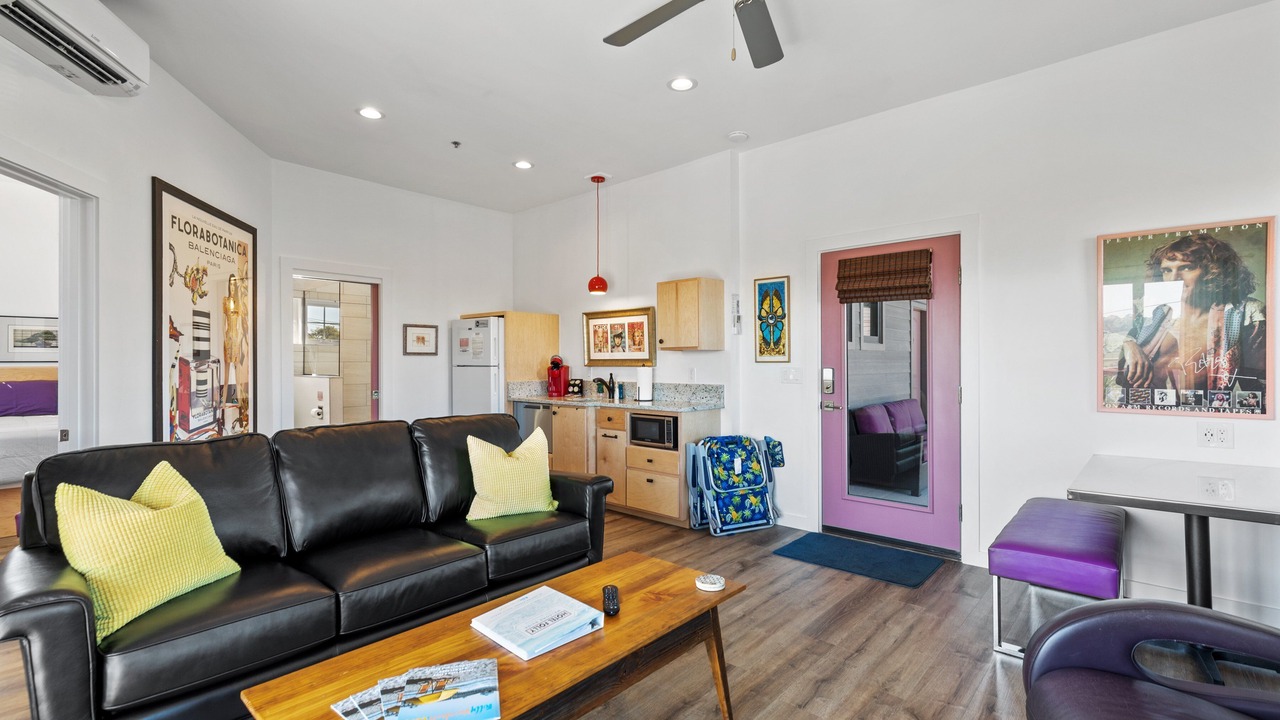 Boutique Hotel Folly Room 2: King Suite with large private balcony in the heart of Folly Beach