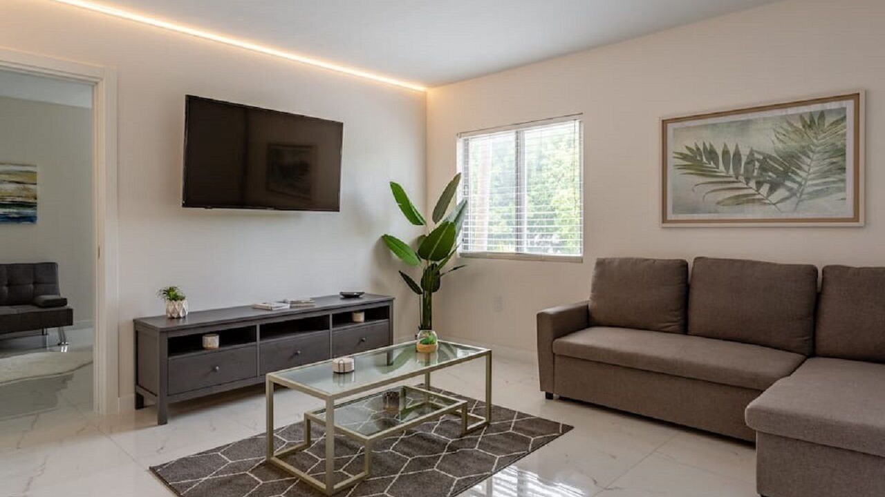 BEACHFRONT Stunning 2 Bed 2 Bath w/Free Parking