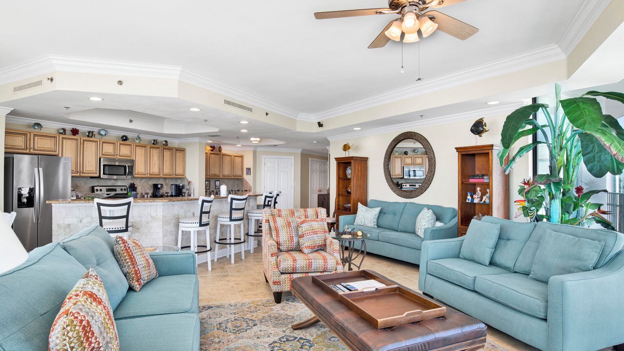 Stunning Beachfront Corner 3BR @ Phoenix IX Sleeps 10 Panoramic Views & Pools