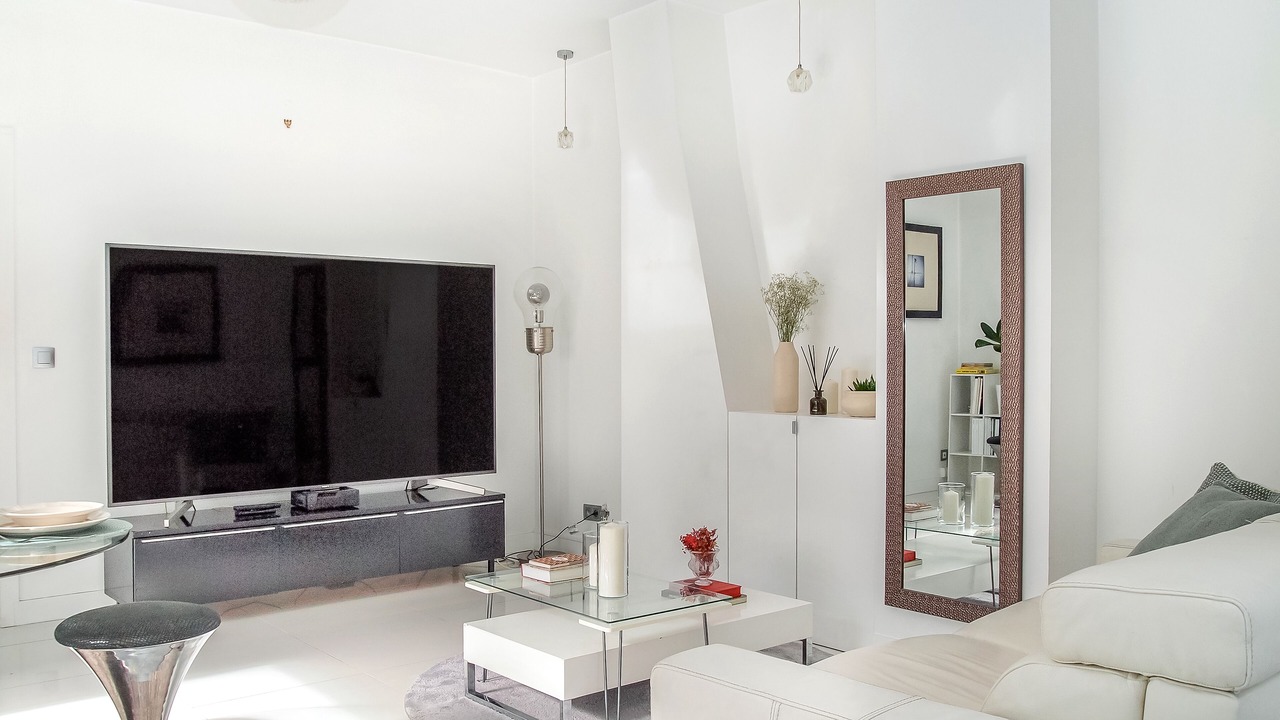 Golden Triangle Apt. – Montaigne/George V